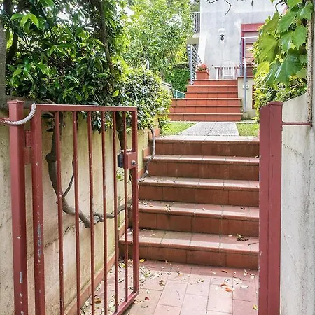 N240 - Numana, Deliziosa Taverna Quadrilocale Con Giardino Apartment