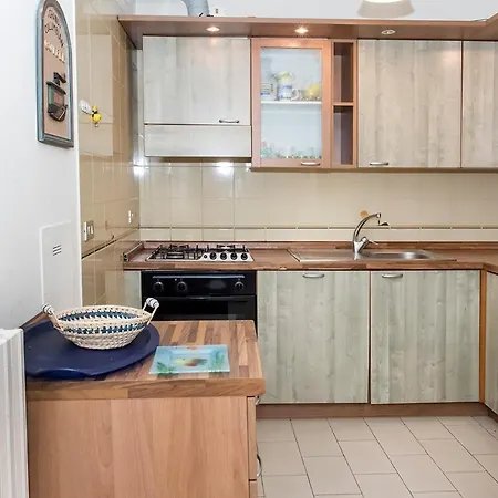 Apartment N240 - Numana, Deliziosa Taverna Quadrilocale Con Giardino *