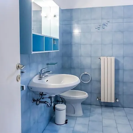 N240 - Numana, Deliziosa Taverna Quadrilocale Con Giardino Apartment *